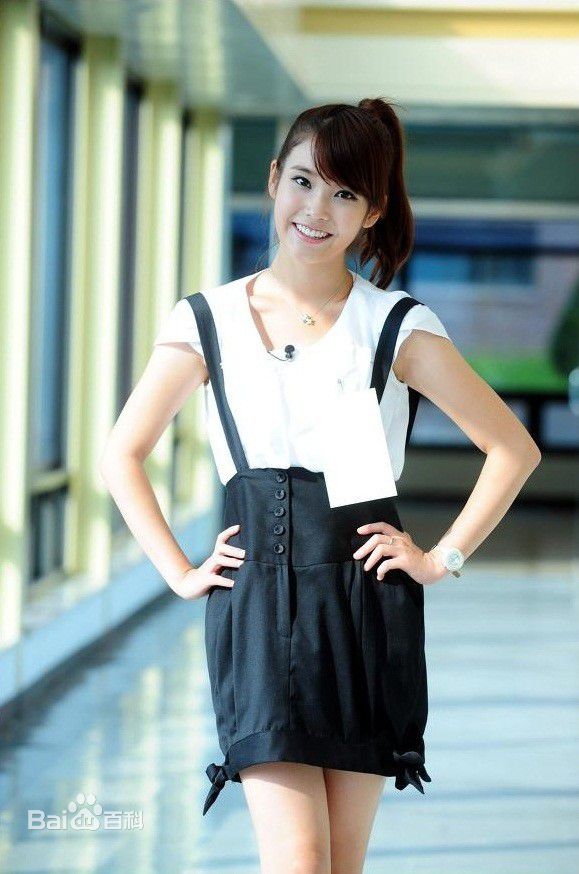 精选李知恩(IU（艺名）、 （韩文）、Lee Ji Eun（英文）)李智恩精彩图册