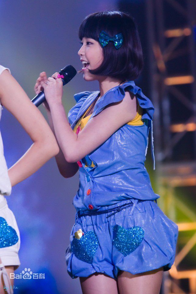 精选李知恩(IU（艺名）、 （韩文）、Lee Ji Eun（英文）)李智恩精彩图册