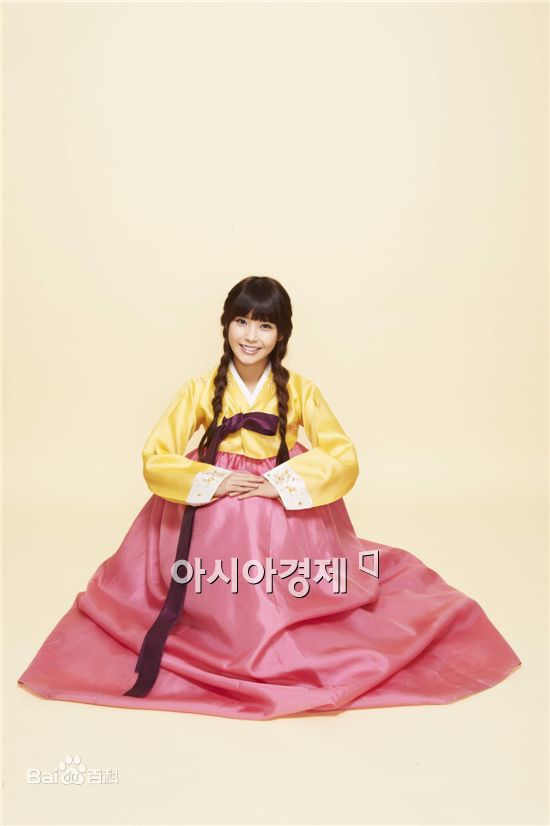 精选李知恩(IU（艺名）、 （韩文）、Lee Ji Eun（英文）)李智恩精彩图册