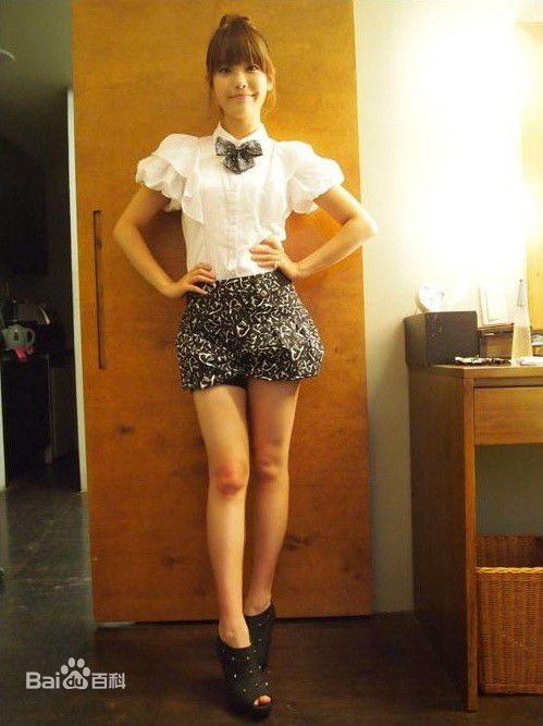 精选李知恩(IU（艺名）、 （韩文）、Lee Ji Eun（英文）)李智恩精彩图册