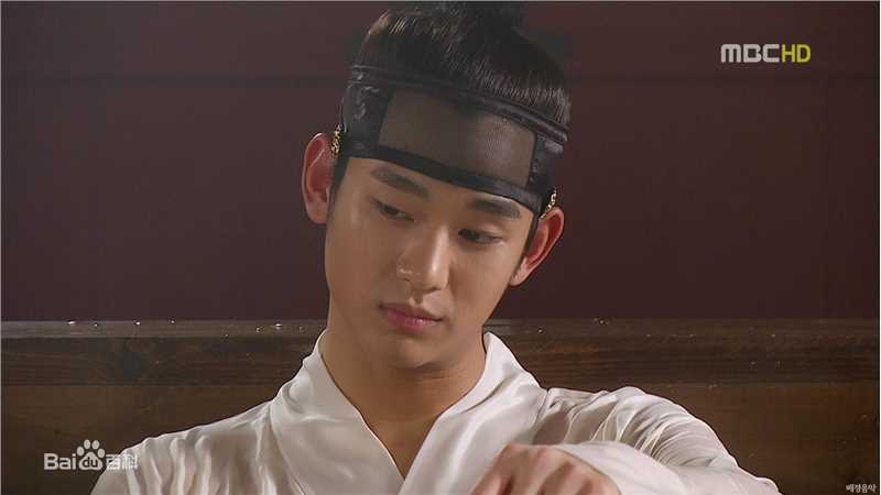 最优质金秀贤(Kim Soo Hyun、キム スヒョン)在《拥抱太阳的月亮》(2012)中的相册