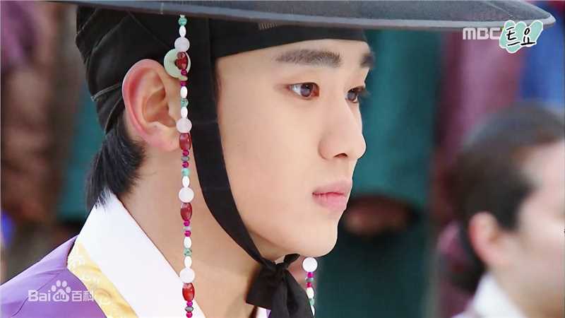 最优质金秀贤(Kim Soo Hyun、キム スヒョン)在《拥抱太阳的月亮》(2012)中的相册