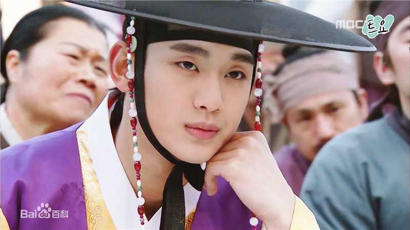 最优质金秀贤(Kim Soo Hyun、キム スヒョン)在《拥抱太阳的月亮》(2012)中的相册