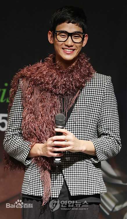 最优质金秀贤(Kim Soo Hyun、キム スヒョン)在《圣诞节会下雪吗》(2009)中的相册