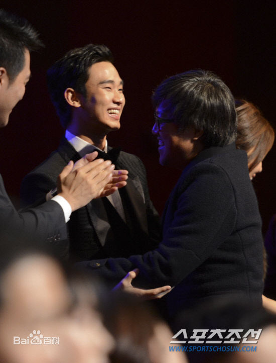 金秀贤(Kim Soo Hyun、キム スヒョン)韩国青龙电影奖(2012)图片图册