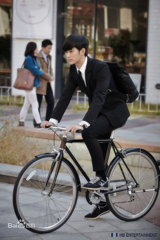 最优质金秀贤(Kim Soo Hyun、キム スヒョン)在《来自星星的你》(2013)中的相册