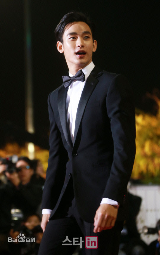 金秀贤(Kim Soo Hyun、キム スヒョン)韩国电影大钟奖(2013)壁纸壁纸