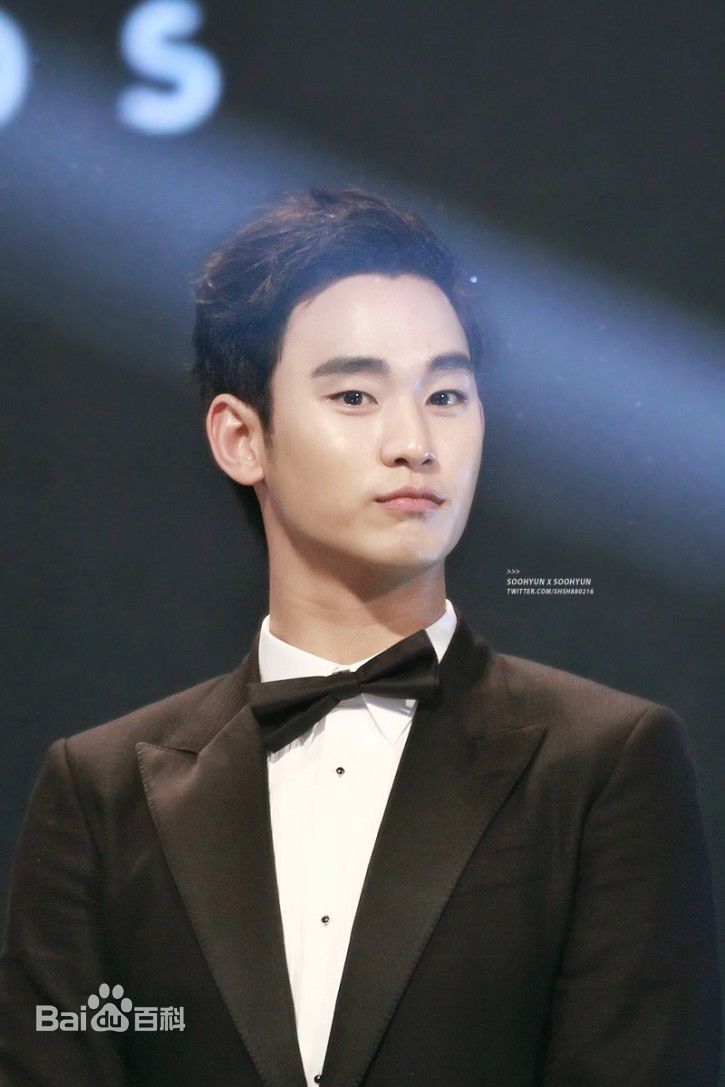 金秀贤(Kim Soo Hyun、キム スヒョン)百想艺术大赏(2014)前后照片