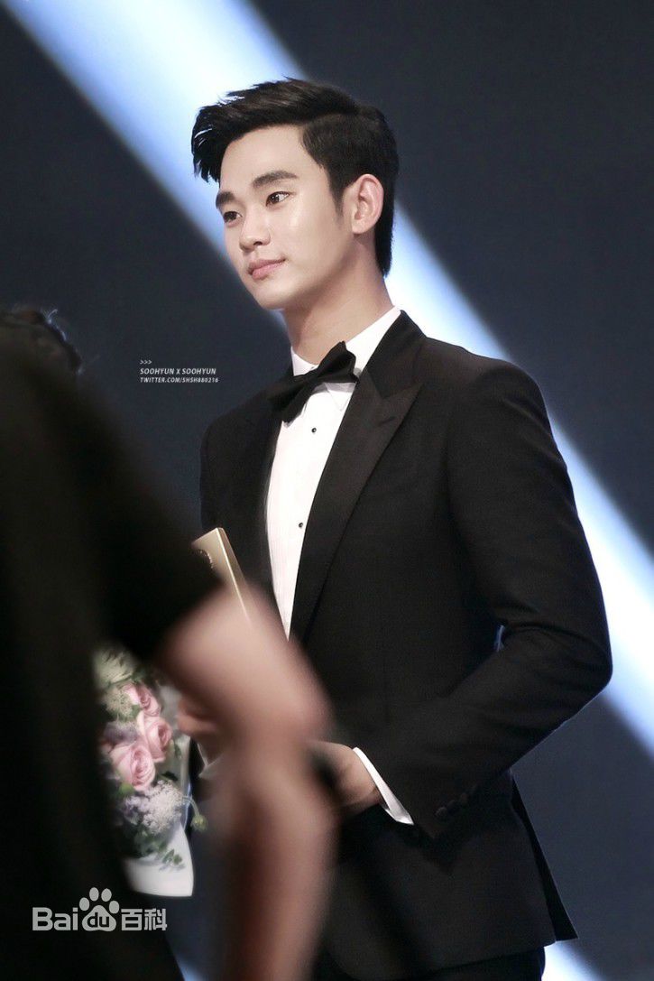 金秀贤(Kim Soo Hyun、キム スヒョン)百想艺术大赏(2014)前后照片