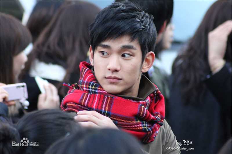 最全金秀贤(Kim Soo Hyun、キム スヒョン)在《突袭约会》(2011)中的壁纸