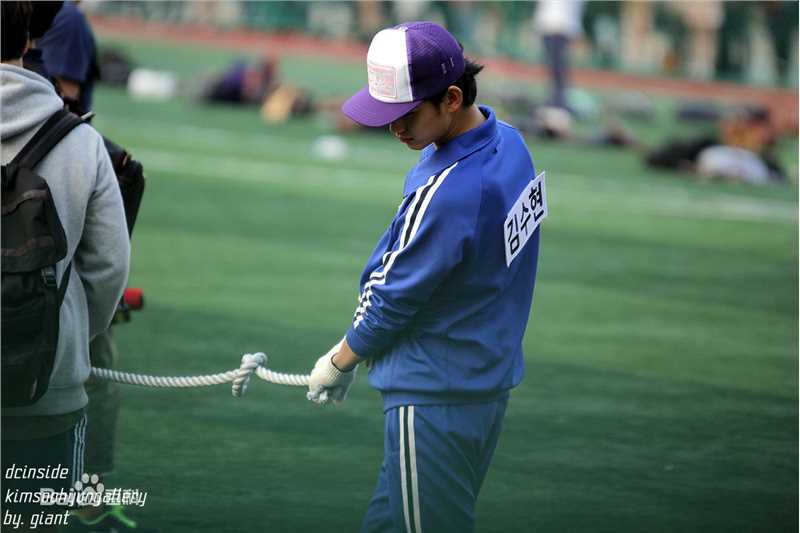 最新金秀贤(Kim Soo Hyun、キム スヒョン)在《Running Man》(2013)中的壁纸