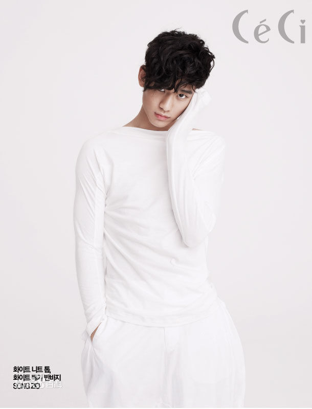 金秀贤(Kim Soo Hyun、キム スヒョン)CéCi (2010.06)壁纸壁纸