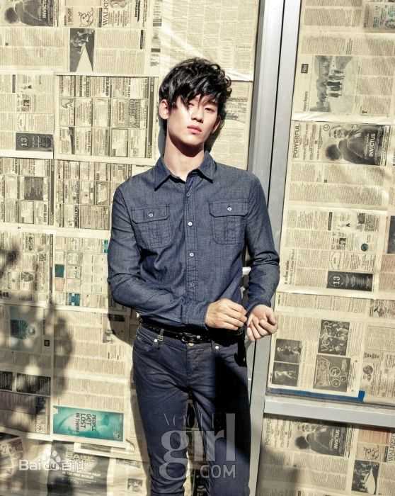 金秀贤(Kim Soo Hyun、キム スヒョン)Vogue Girl (2010.09)生活照