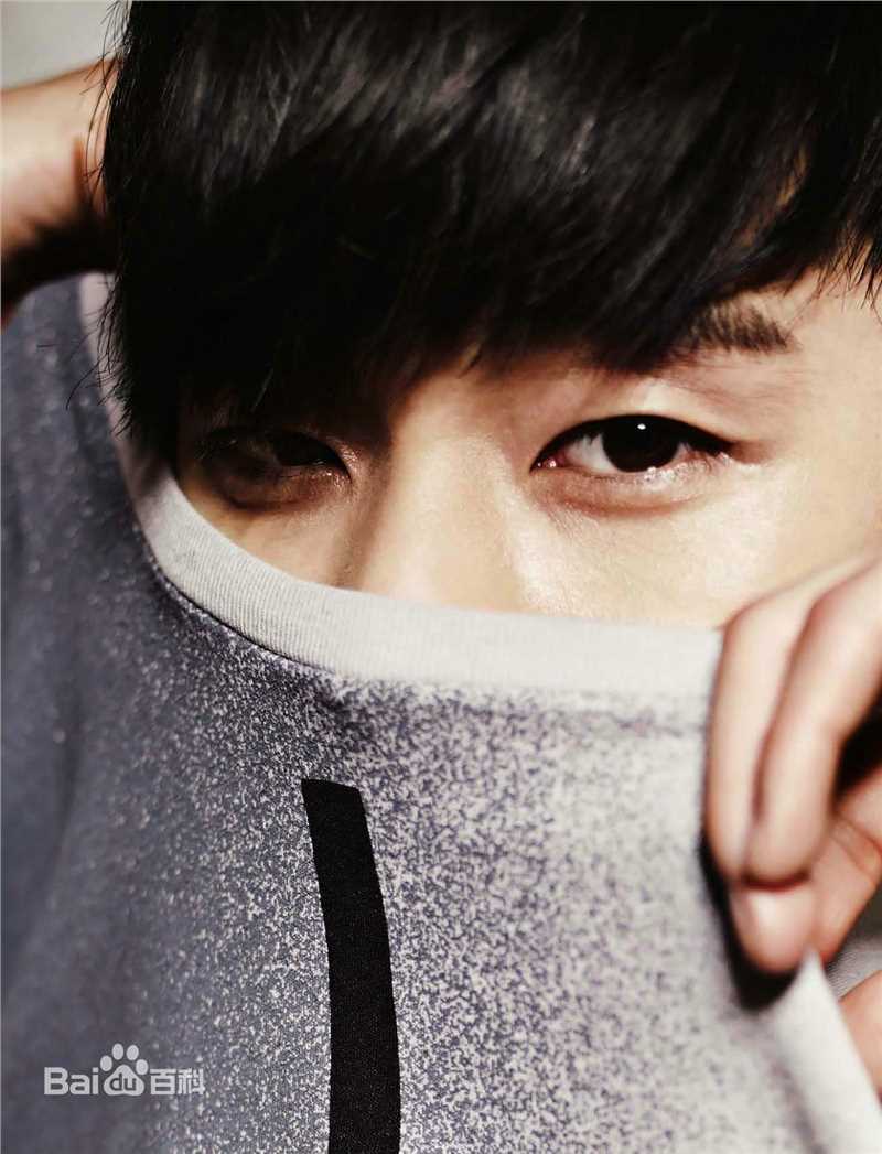 金秀贤(Kim Soo Hyun、キム スヒョン)Esquire (2014.03)图片图册