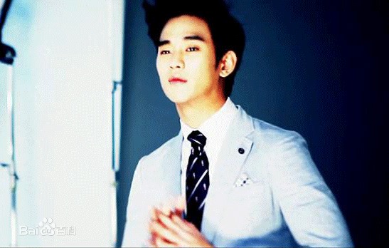 金秀贤(Kim Soo Hyun、キム スヒョン)拍摄花絮素颜照相册