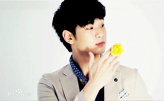 金秀贤(Kim Soo Hyun、キム スヒョン)拍摄花絮素颜照相册