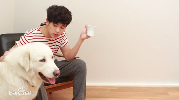 金秀贤(Kim Soo Hyun、キム スヒョン)拍摄花絮素颜照相册