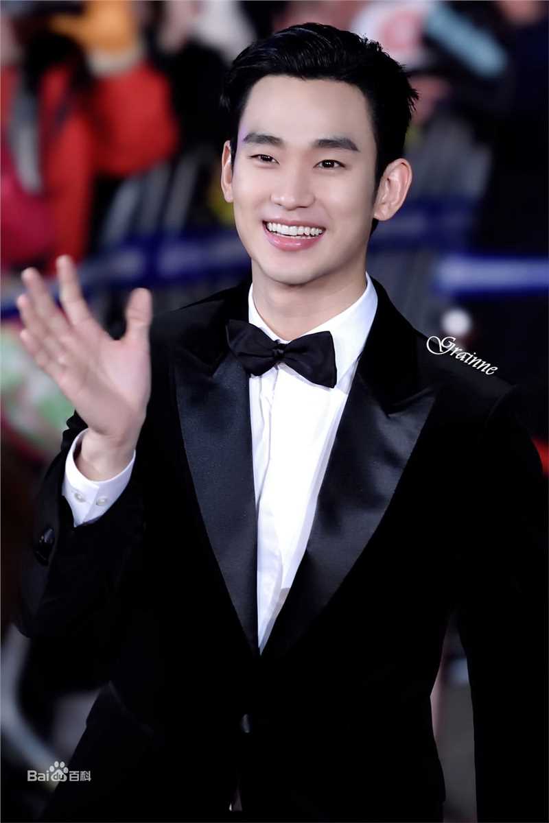 金秀贤(Kim Soo Hyun、キム スヒョン)KBS演技大赏(2015)前后照片