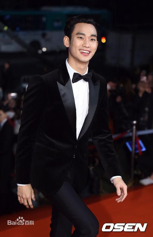 金秀贤(Kim Soo Hyun、キム スヒョン)KBS演技大赏(2015)前后照片