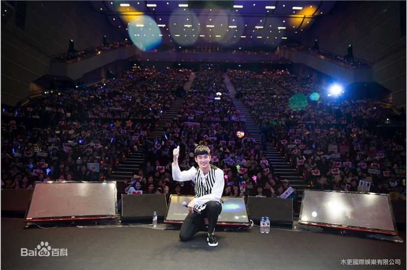 金秀贤(Kim Soo Hyun、キム スヒョン)亚洲巡回粉丝见面会(2014)性感图片图集