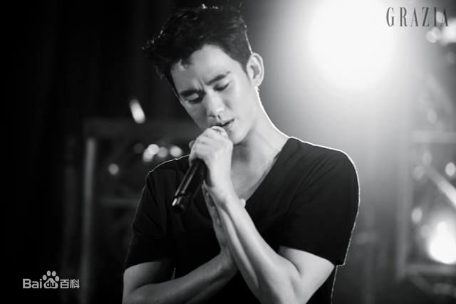 金秀贤(Kim Soo Hyun、キム スヒョン)日本粉丝见面会(2013)前后照片