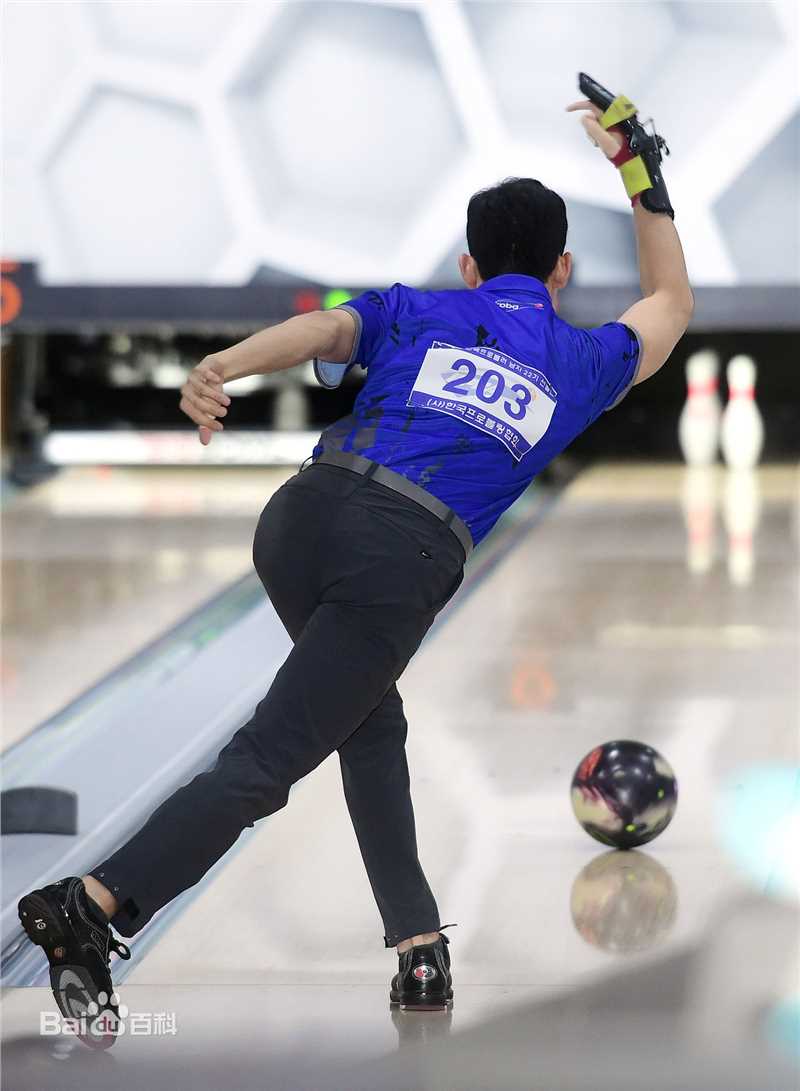 金秀贤(Kim Soo Hyun、キム スヒョン)保龄球选拔赛性感图片图集