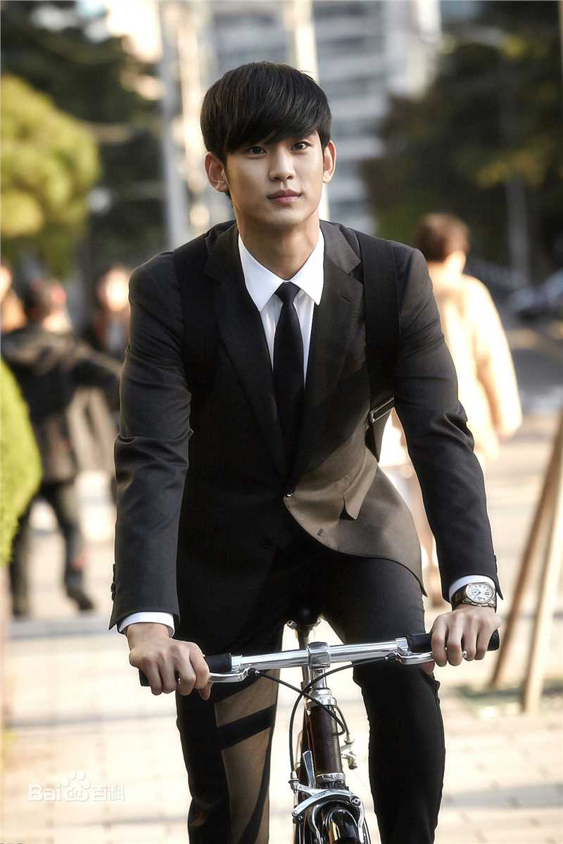 精选金秀贤(Kim Soo Hyun、キム スヒョン)在《来自星星的你》饰都敏俊中的图册