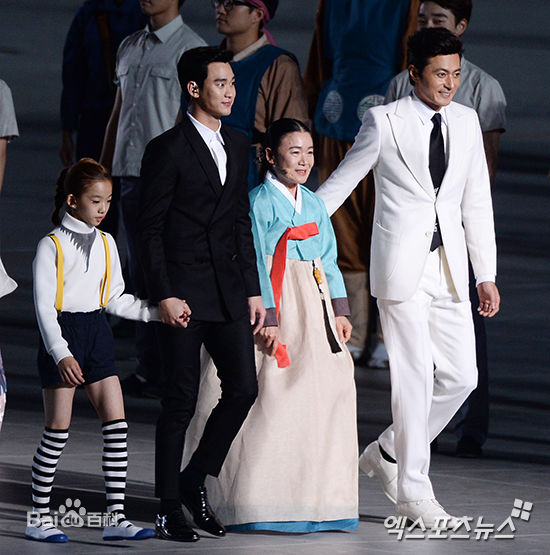 金秀贤(Kim Soo Hyun、キム スヒョン)仁川亚运会开幕式壁纸壁纸