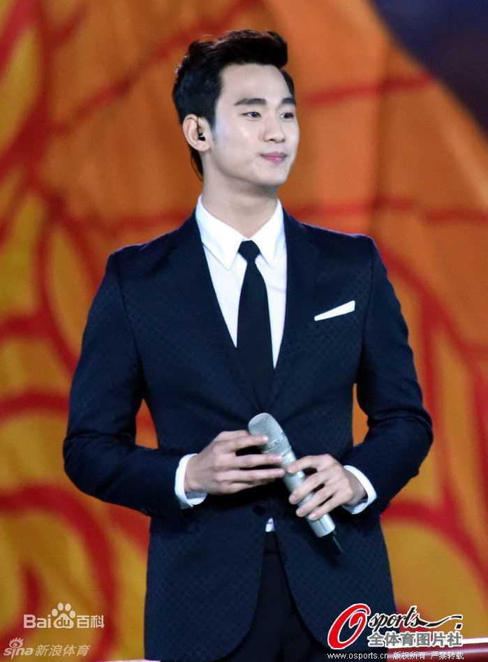 金秀贤(Kim Soo Hyun、キム スヒョン)南京青奥会开幕式素颜照壁纸
