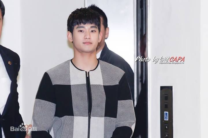 金秀贤(Kim Soo Hyun、キム スヒョン)机场照图册
