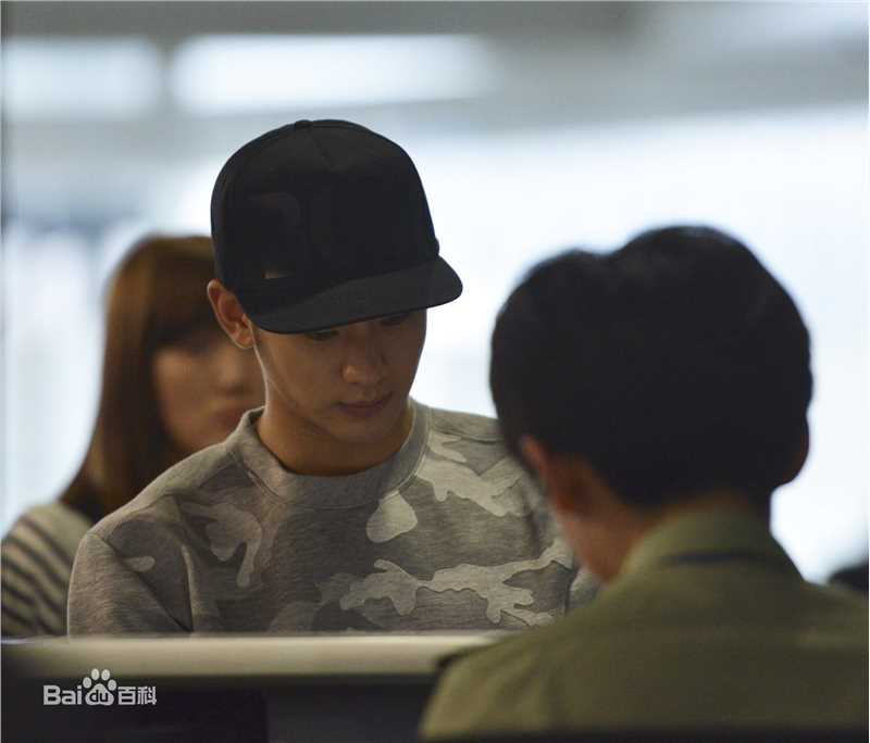金秀贤(Kim Soo Hyun、キム スヒョン)机场照图册