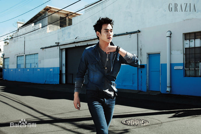 金秀贤(Kim Soo Hyun、キム スヒョン)在《Grazia》中的