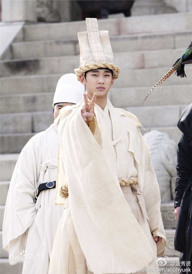 最新金秀贤(Kim Soo Hyun、キム スヒョン)在《拥抱太阳的月亮》饰李暄中的壁纸