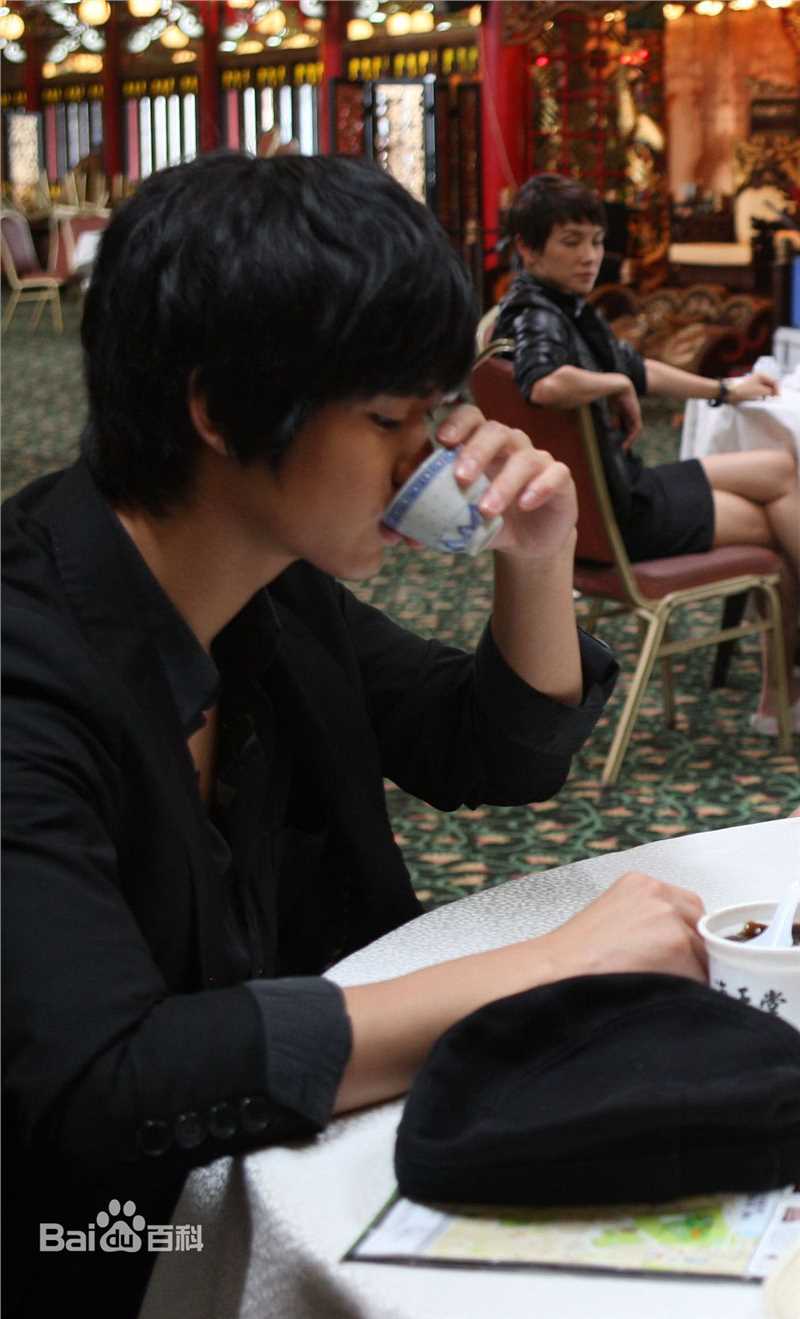 高清金秀贤(Kim Soo Hyun、キム スヒョン)在《盗贼同盟》饰詹帕诺中的图集