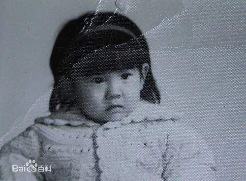 林爽(Sara)童年照壁纸壁纸