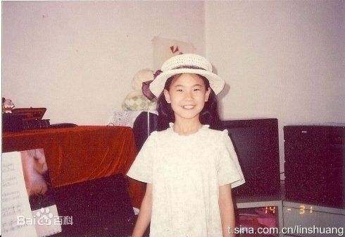 林爽(Sara)童年照壁纸壁纸
