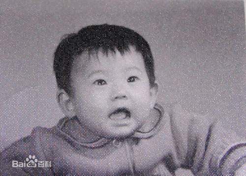 林爽(Sara)童年照壁纸壁纸