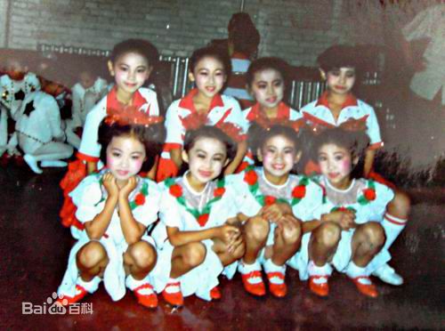 林爽(Sara)童年照壁纸壁纸