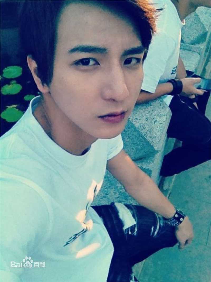 杨奇煜(Fabien)的生活照前后照片