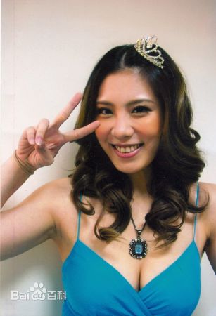 小祯与李进良举行婚礼