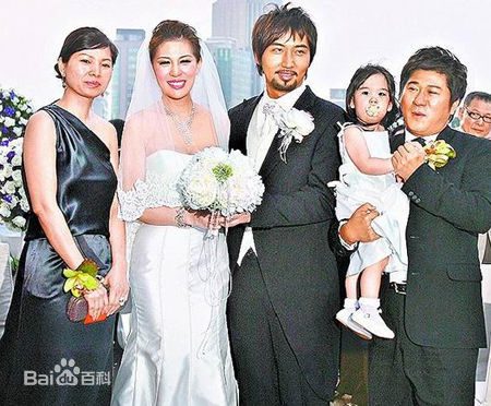 小祯与李进良举行婚礼