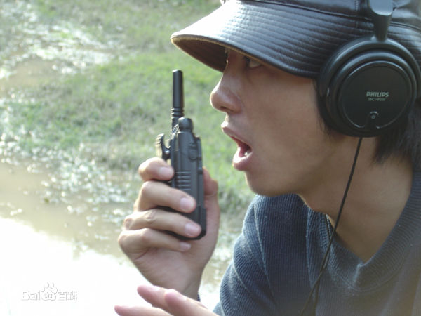 《蒋笑笑》封面图片