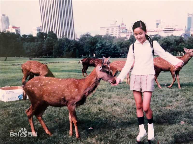 娄艺潇(Loura)童年照图册