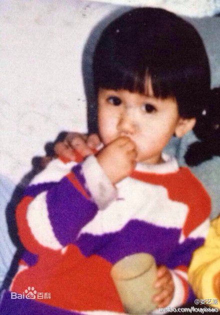 娄艺潇(Loura)童年照图册