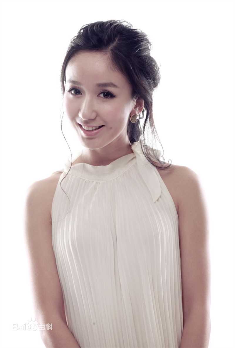 娄艺潇(Loura)最新照壁纸