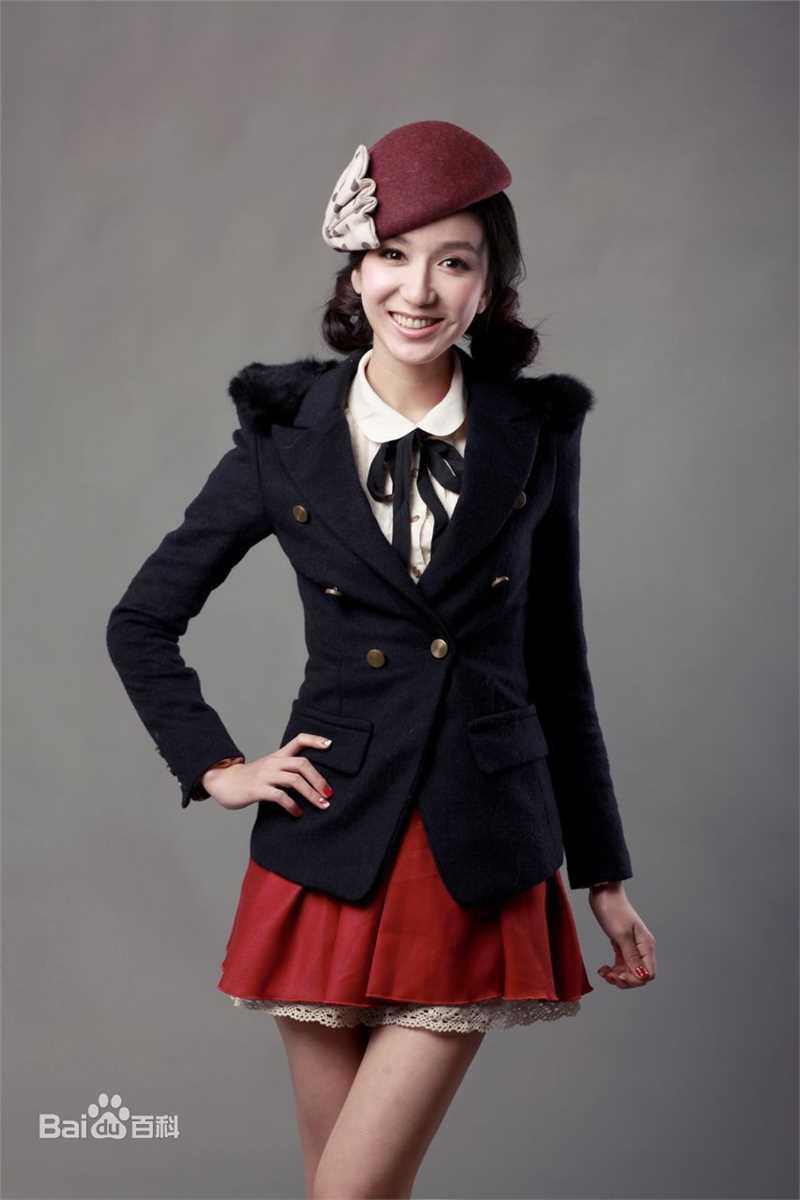 娄艺潇(Loura)最新照壁纸