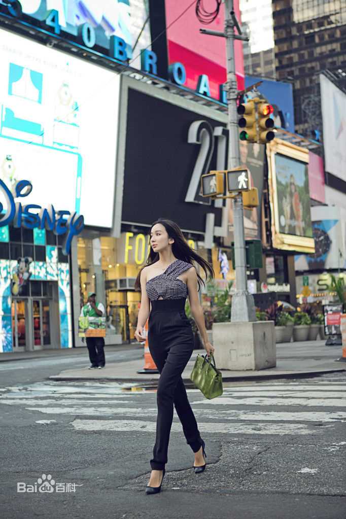 娄艺潇(Loura)最全时尚相册