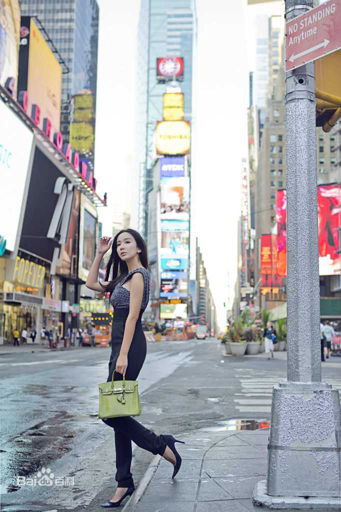 娄艺潇(Loura)最全时尚相册