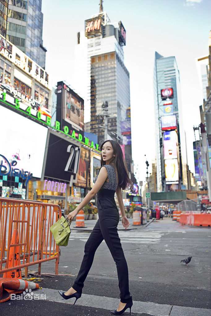 娄艺潇(Loura)最全时尚相册