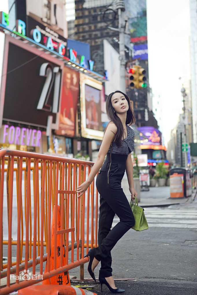 娄艺潇(Loura)最全时尚相册